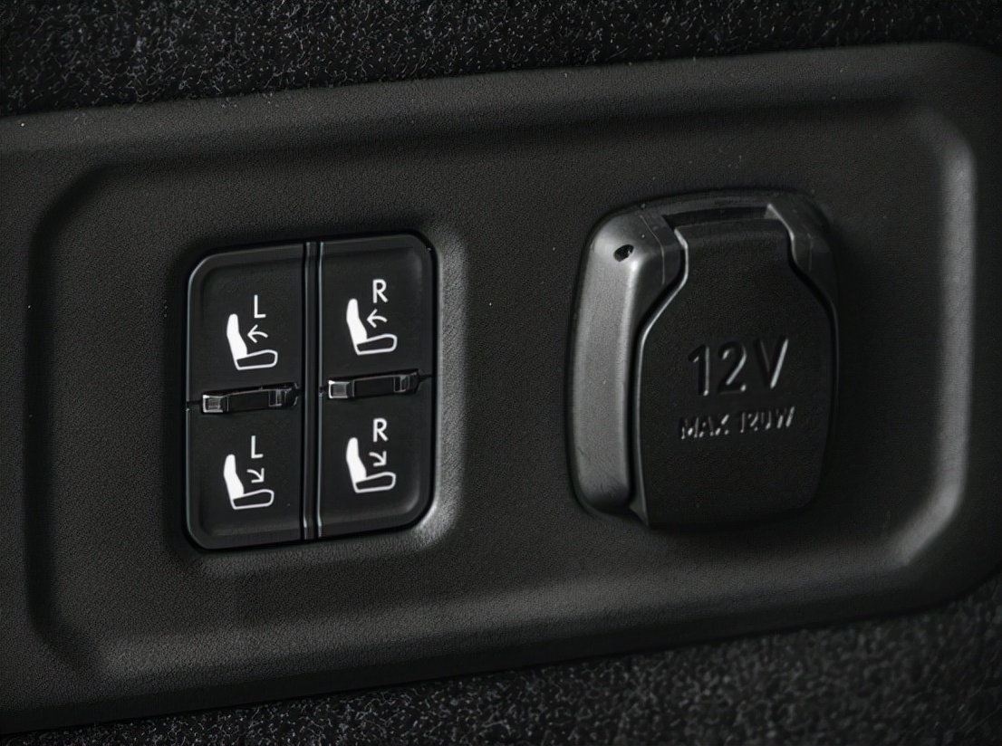 传祺gs8和领克09哪个发动机好,传祺gs8对比领克09