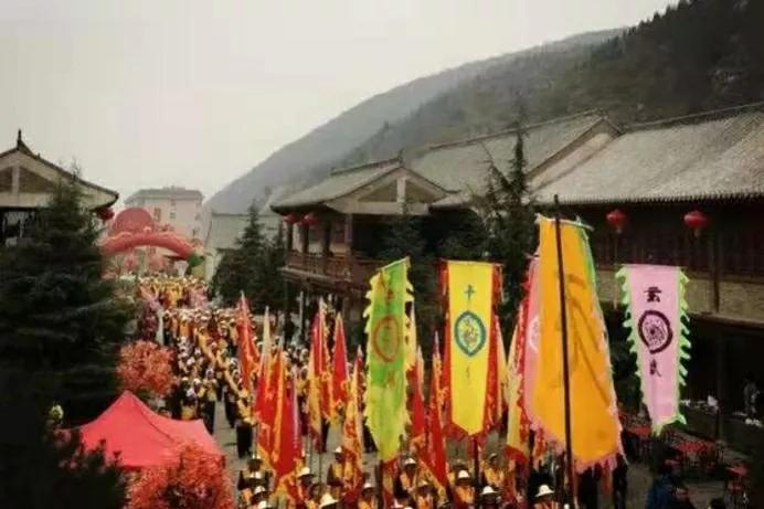 大年初一祭祖不忘本,老传统初一