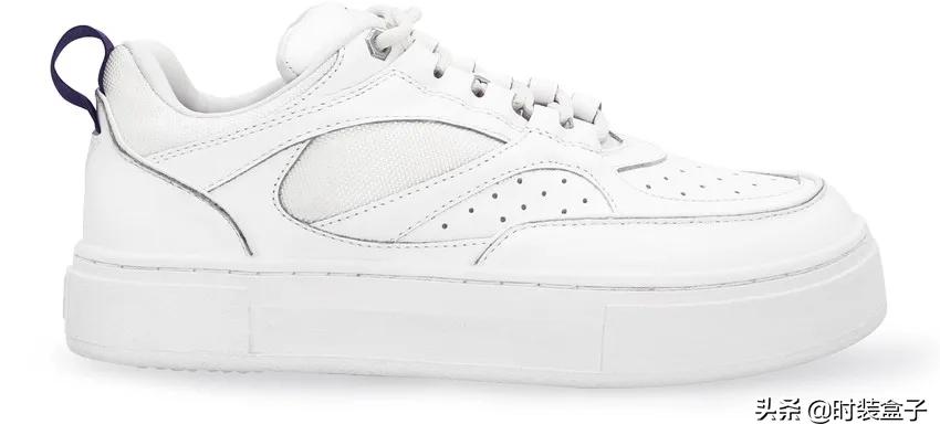 小白鞋是这几年的必备时尚单品,小白鞋时尚鞋