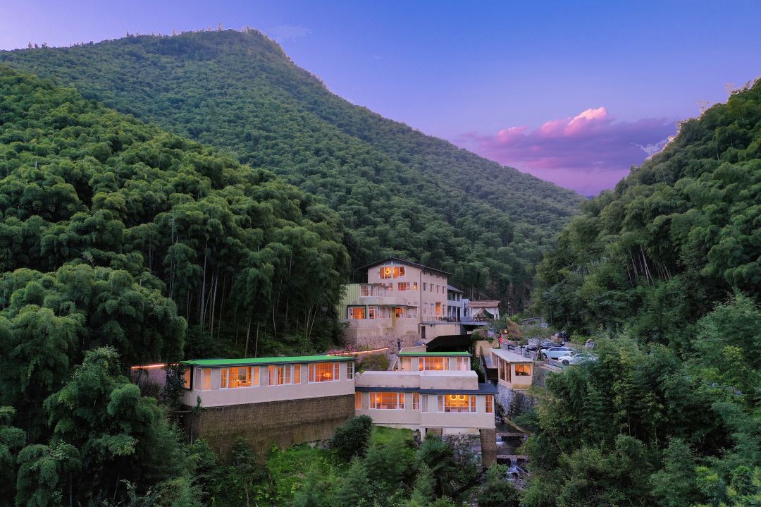 遇间播报|莫干山必睡六大美宿！看山看水看云看日出，优哉游哉~