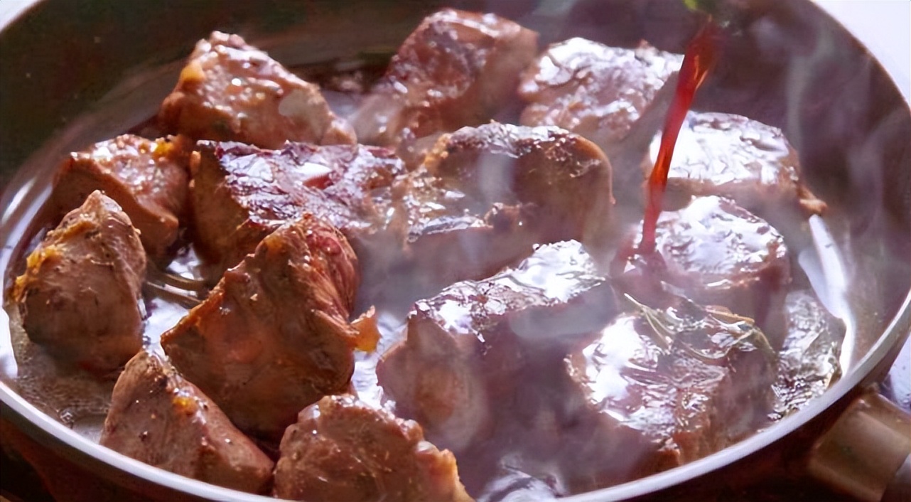 82年拉菲红酒过期了能喝吗,过期变质红酒怎么处理最好