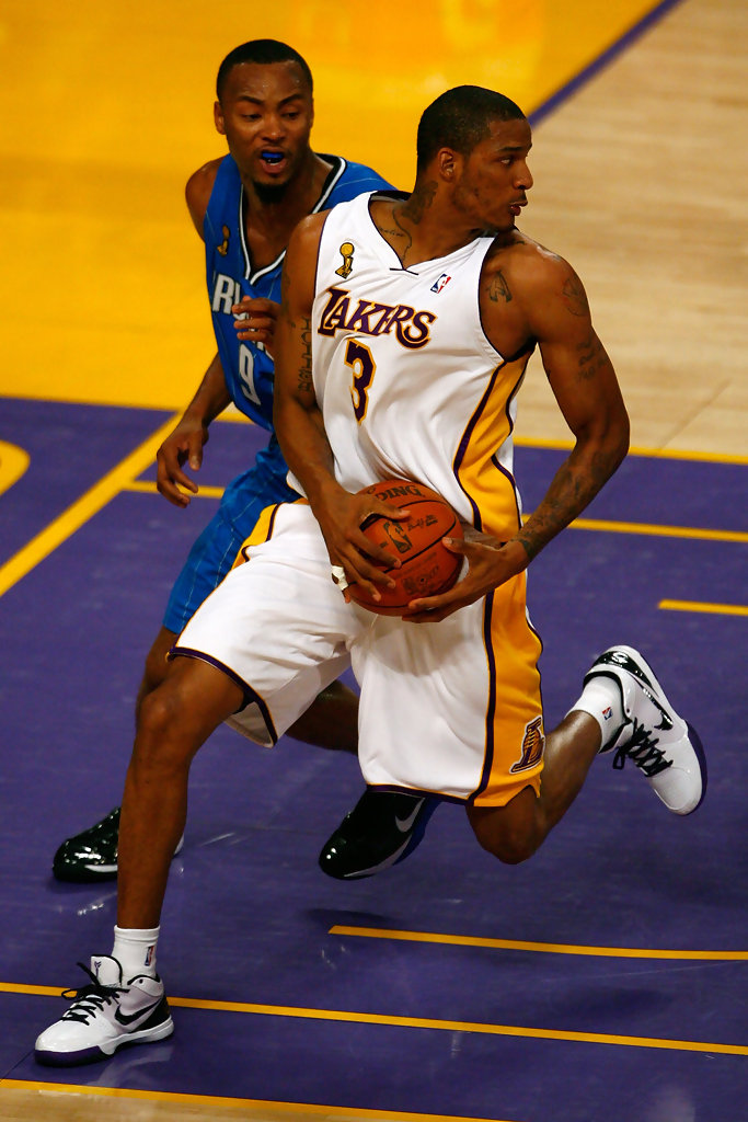 阿里扎季后赛为什么成为首发,阿里扎篮网