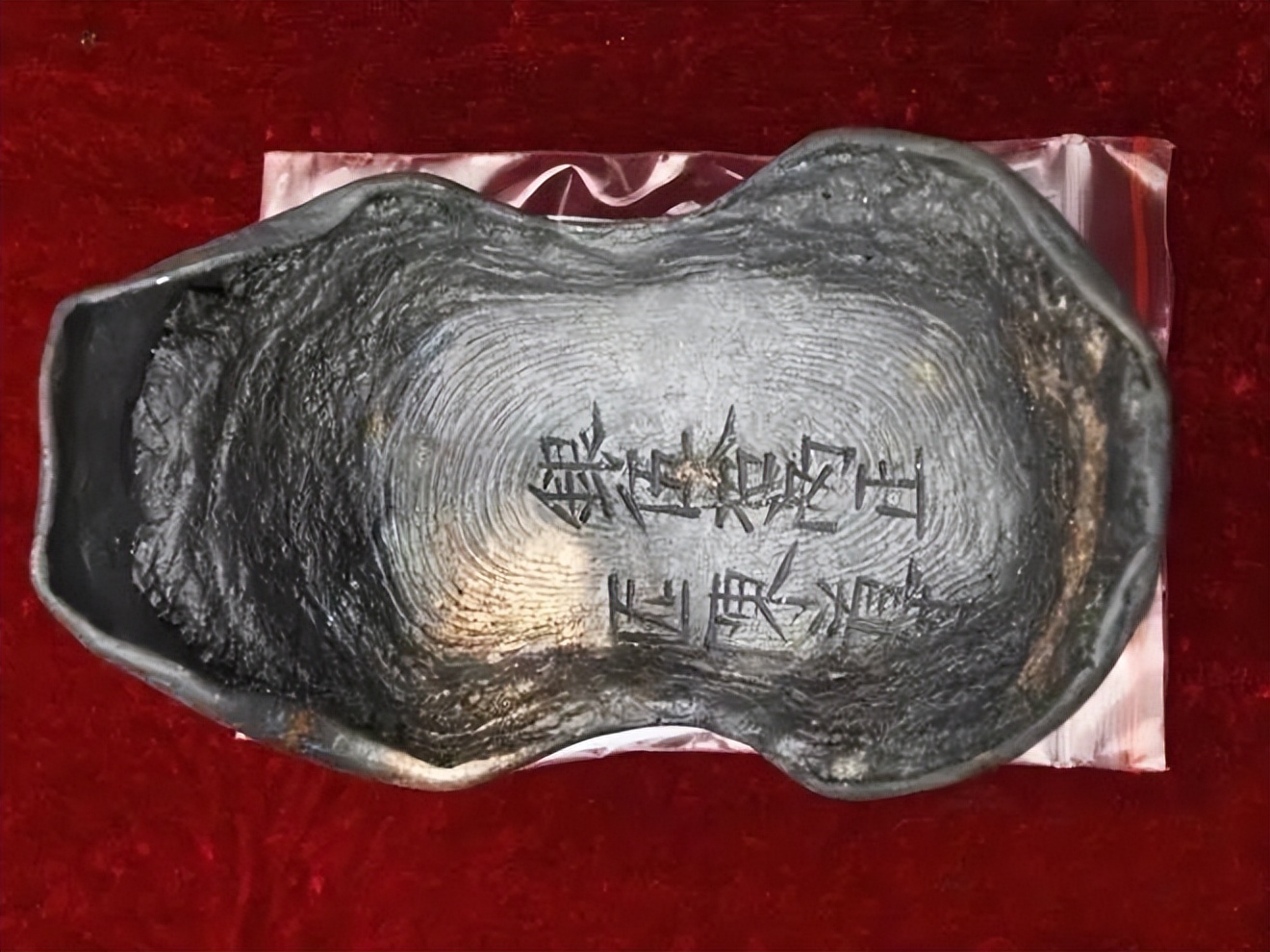 四川一个村都是盗墓高手，6岁小孩都潜水摸宝，一只金虎卖800万