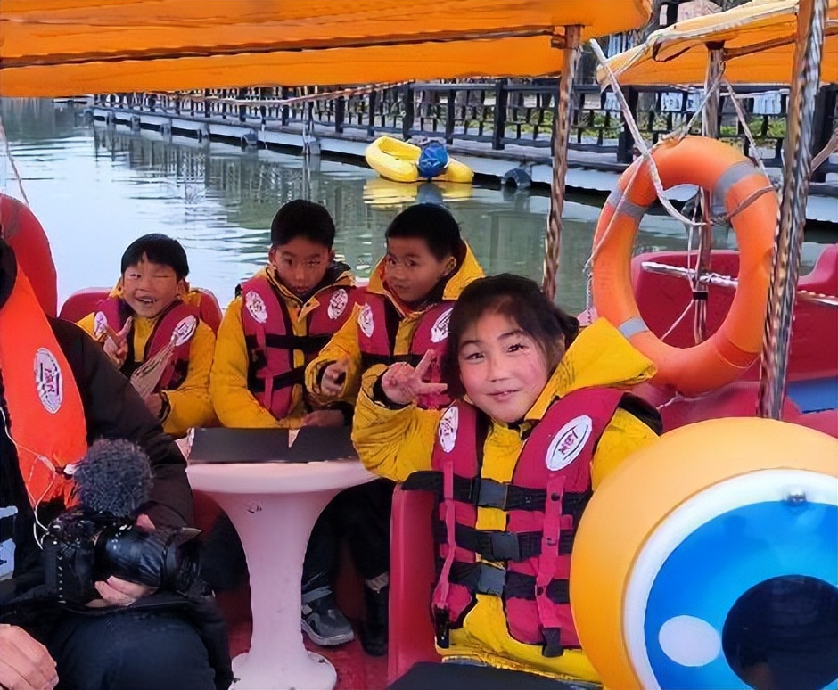 江苏大型儿童成长节目剪刀石头布,小鸭嘎嘎儿歌石头剪刀布早教0-3岁