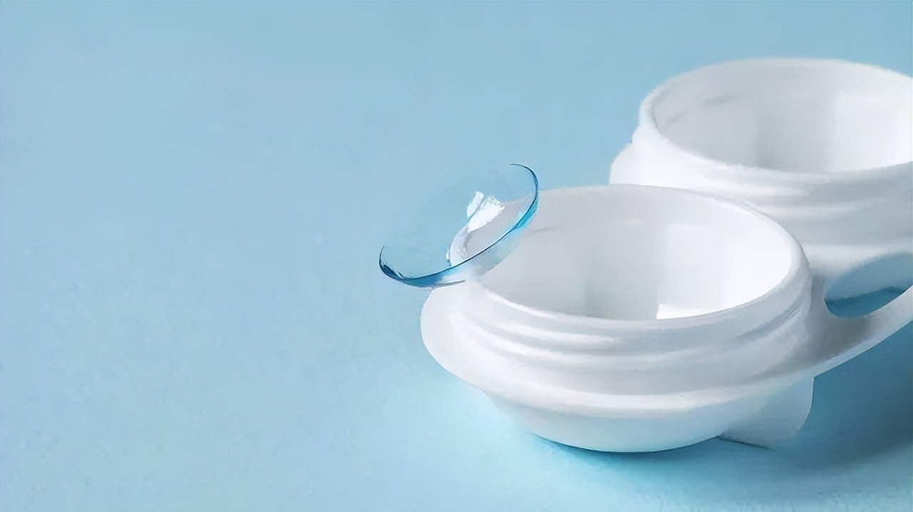 隐形眼镜没有完全泡在护理液里,隐形眼镜不用就泡在护理液里对吗