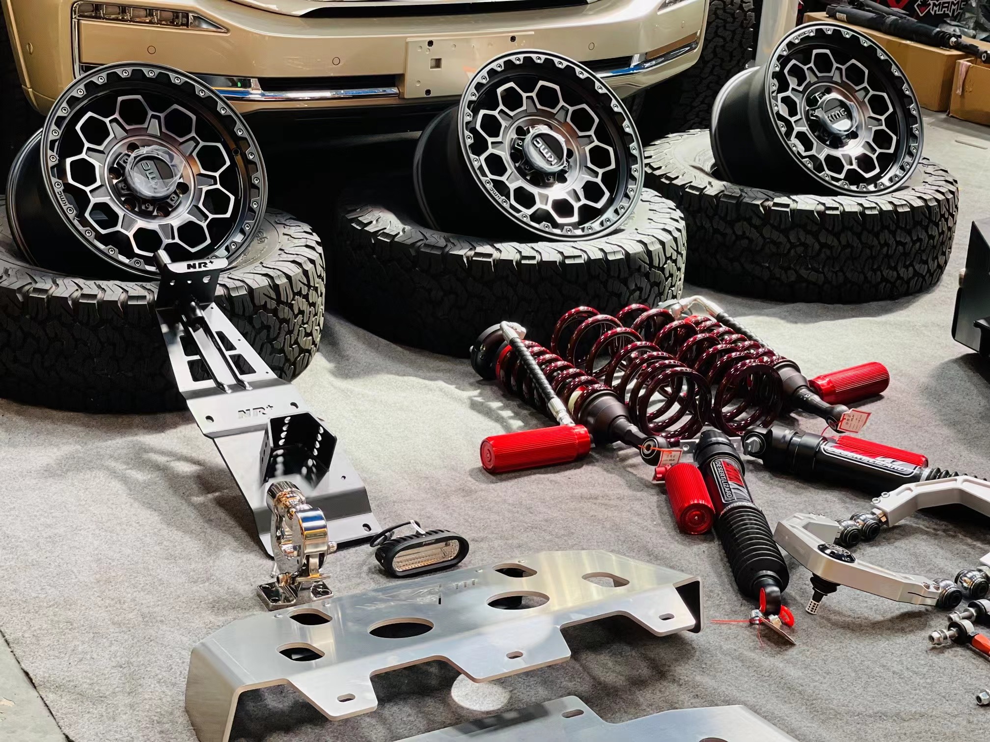 坦克500轮胎19寸跟20寸差别,长城坦克500最新款改装限量版