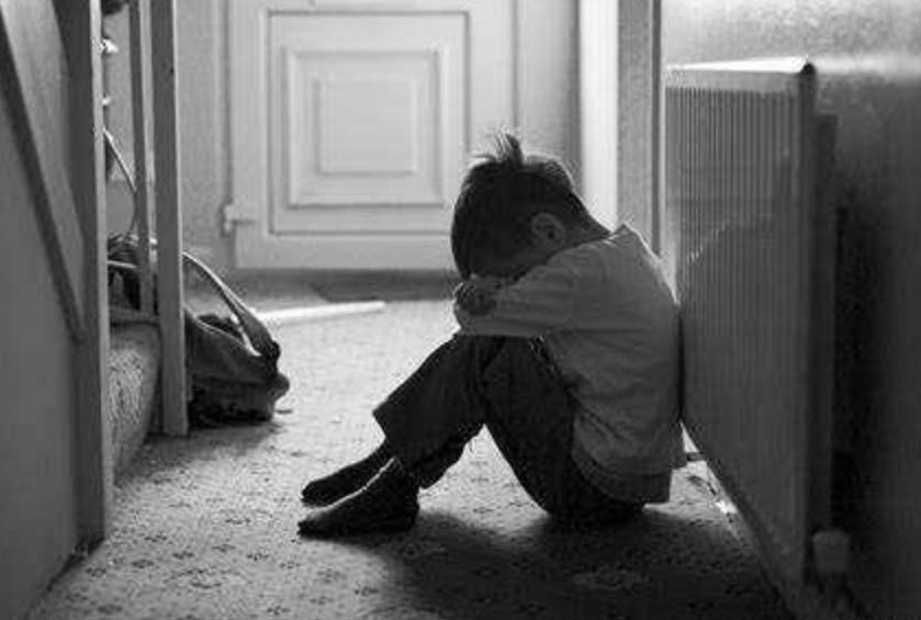 重庆残疾小伙卖白糕,重庆卖白糕富翁被杀