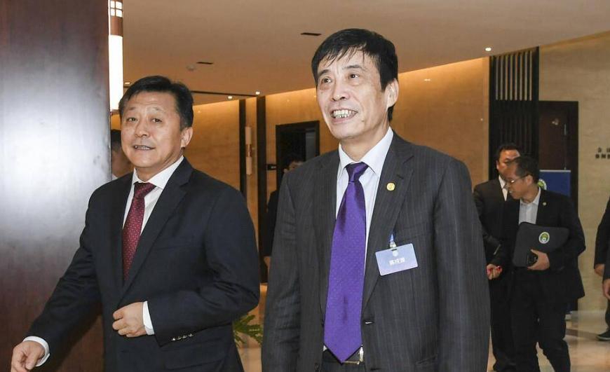 扬科维奇上任仅1天，足协两昏招添乱，陈戌源李铁落网后还敢胡来