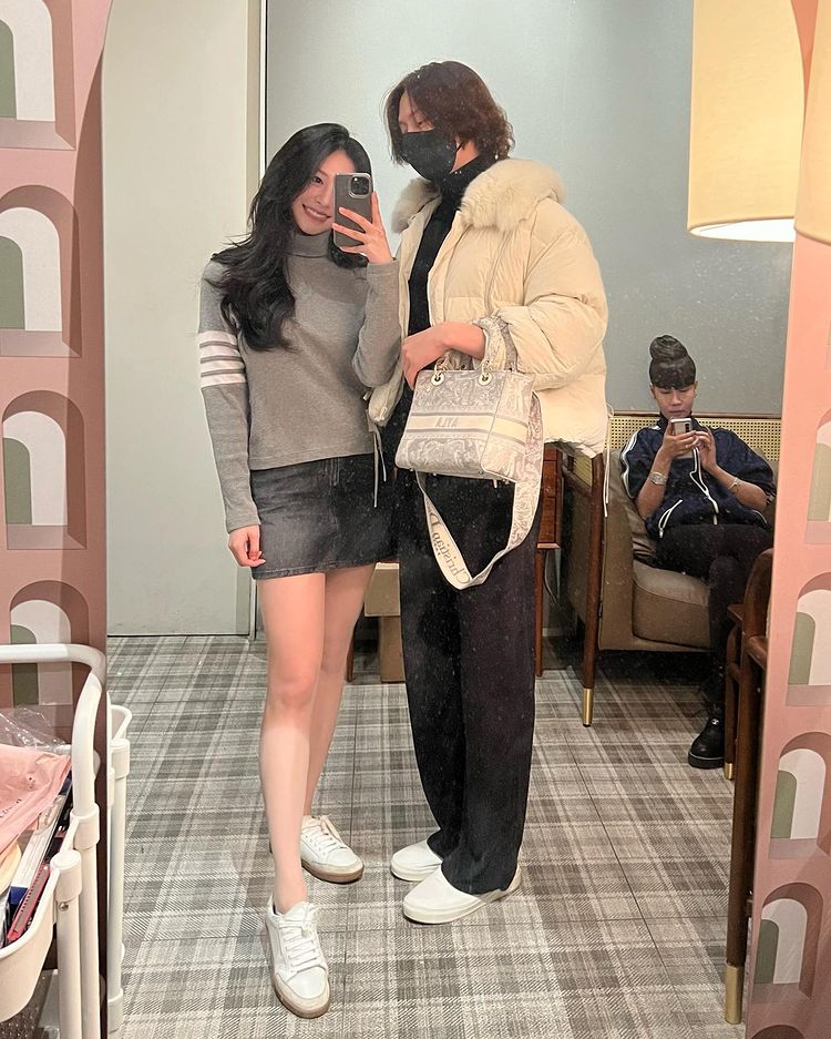 邱淑贞女儿沈月高清写真集图片,邱淑贞大女儿沈月图片大全