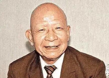 这位潮商是香港著名“酒店大王”坐拥五家上市公司被称为商业奇才
