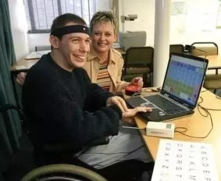 幽灵男孩马丁卧床14年,幽灵男孩马丁患病卧床