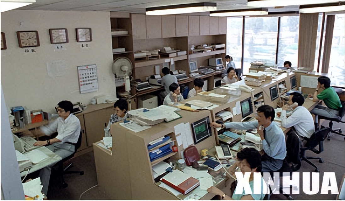 10月4日，历史的今天——中国男排首次获得亚运会冠军