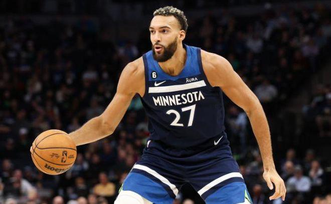 森林狼宣布退役加内特球衣,威金斯重回森林狼的视频