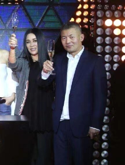 好男人孟桐,那英和孟桐牵手视频