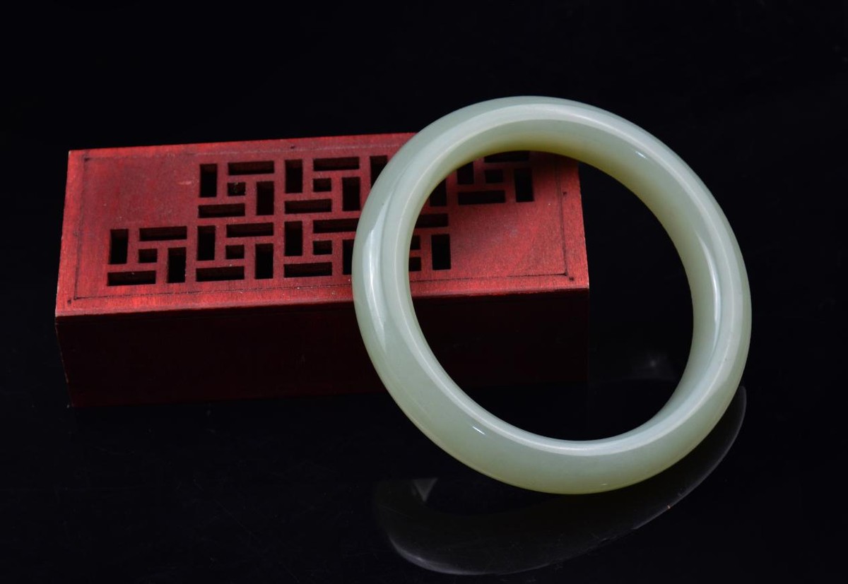 鸭蛋青和田玉最好的料,和田玉鸭蛋青值得收藏吗