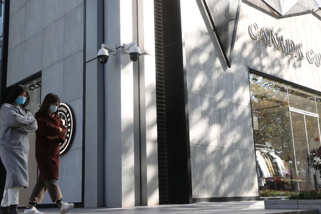 加拿大鹅为什么要搞双标,加拿大鹅被曝双标中消协发声