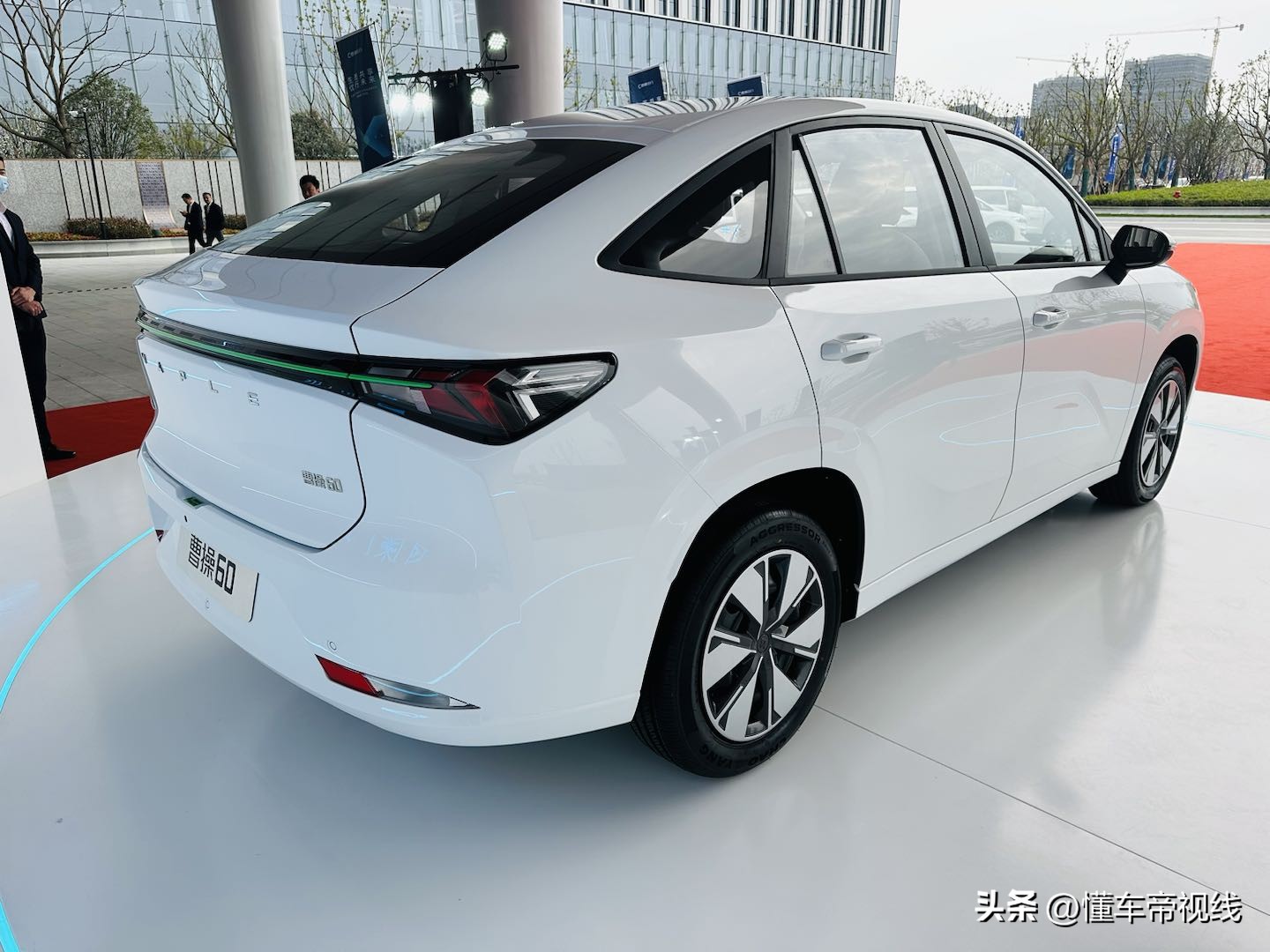曹操60电动轿车上市,曹操60电动轿车配置