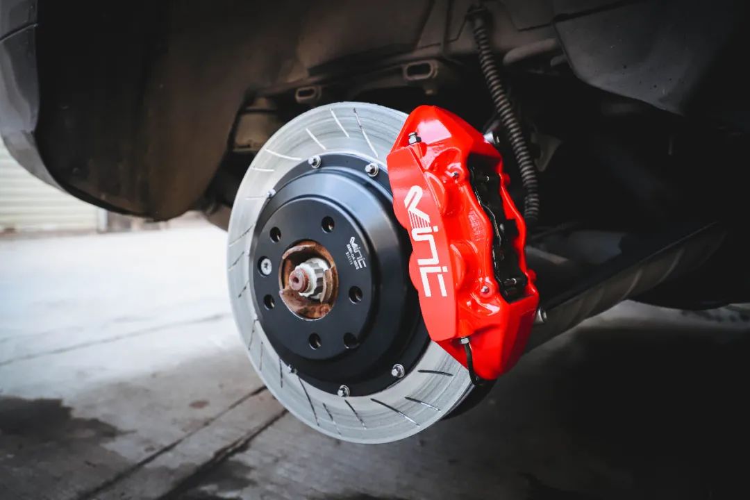 奥迪q7前刹车系统图片,18款奥迪q7前刹车盘更换视频