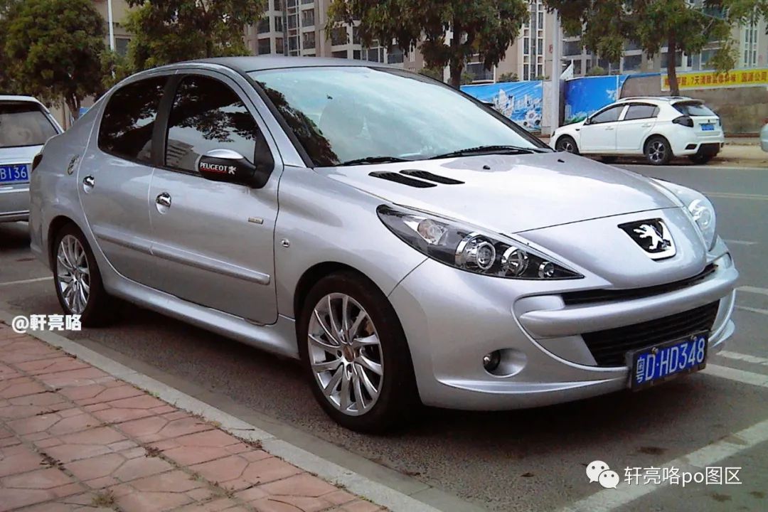 如何优雅毁掉一辆汽车,东风标致207维修拆解视频