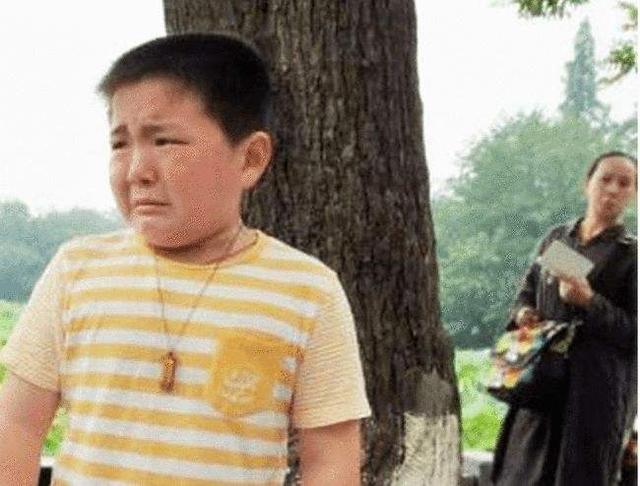 “妈妈，我丢钱了”，第二位宝妈的做法很赞，娃18年后更有出息