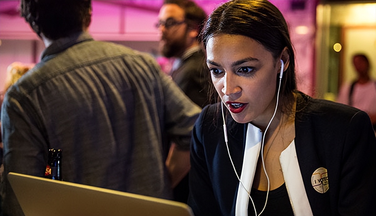 选民们已经决定了，就由你来当这个总统