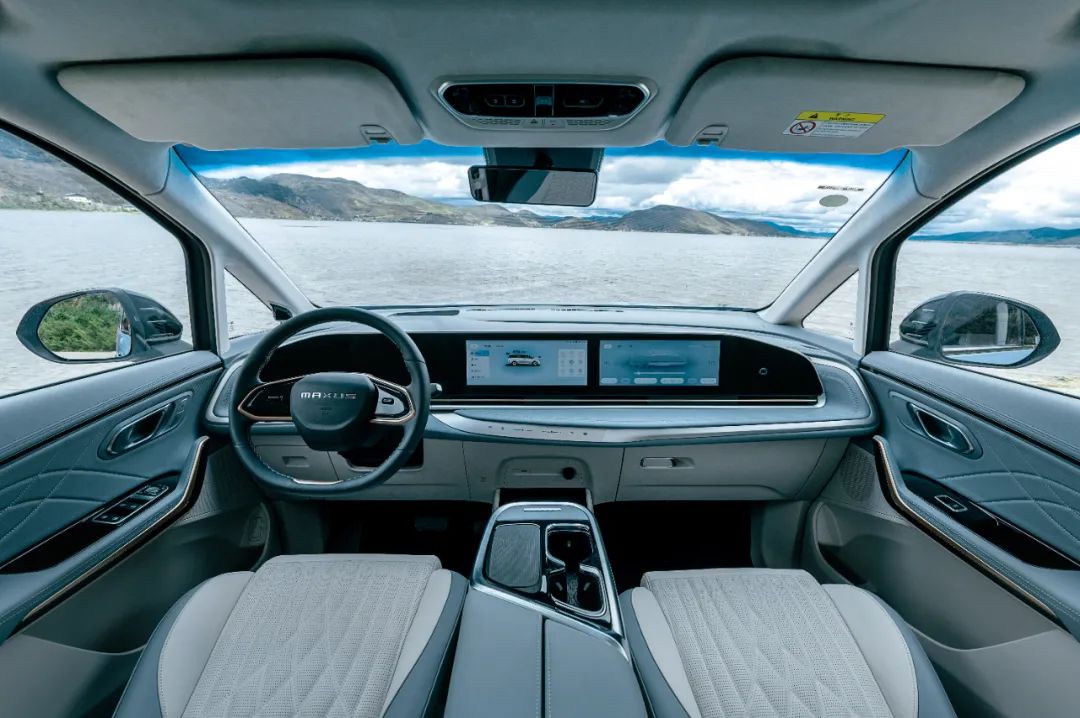 上汽大通mifa9上路实测,上汽大通mifa9用车体验