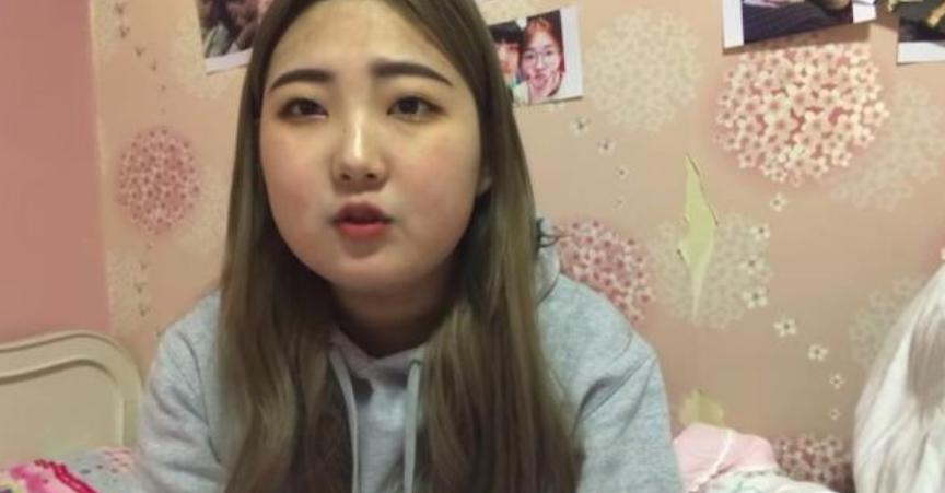 父母自杀，遭遇霸凌，早恋暴瘦100斤，崔真实女儿的成长太悲惨