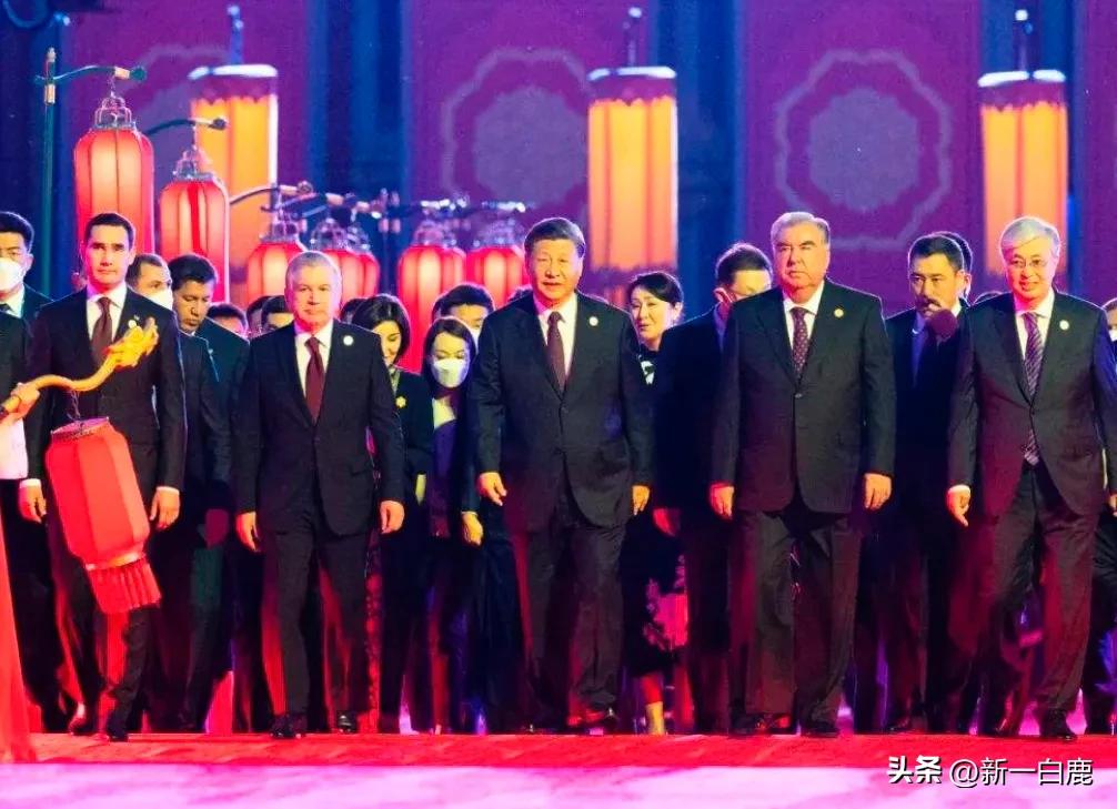 中亚五国峰会领导人进场,中亚峰会各国领导