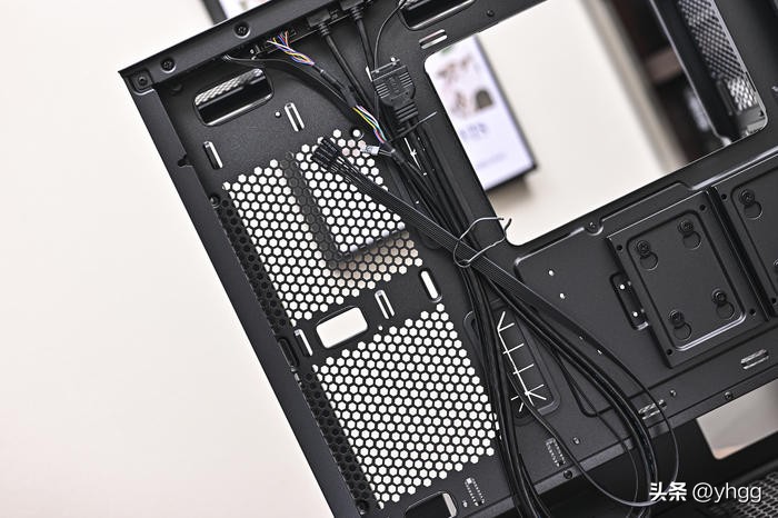 低调实用中塔——ROGZ690HERO+影驰4070Ti+银欣FARAB2装机展示