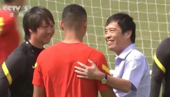 阿根廷媒体：中超不用踢球就夺冠？陈戌源以退为进，辞去足协主席