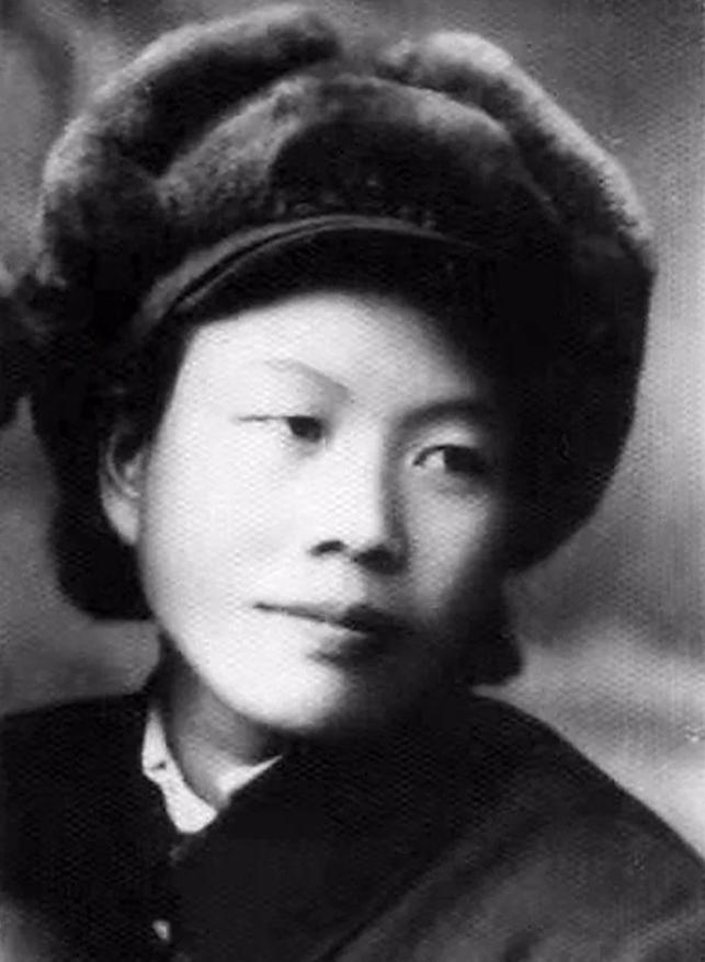 500农妇俘虏*军白**一个团，蒋介石大发雷霆，毛*东泽**：黄毛丫头真行