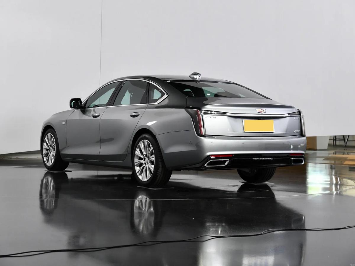 低调又高级的轿车,低调而又豪华的年轻轿车