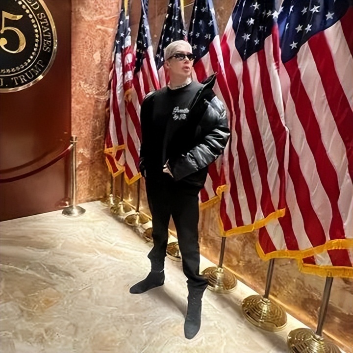 痴迷韩团的英国小哥整成韩国欧巴后又变成韩国女性，如今却后悔了