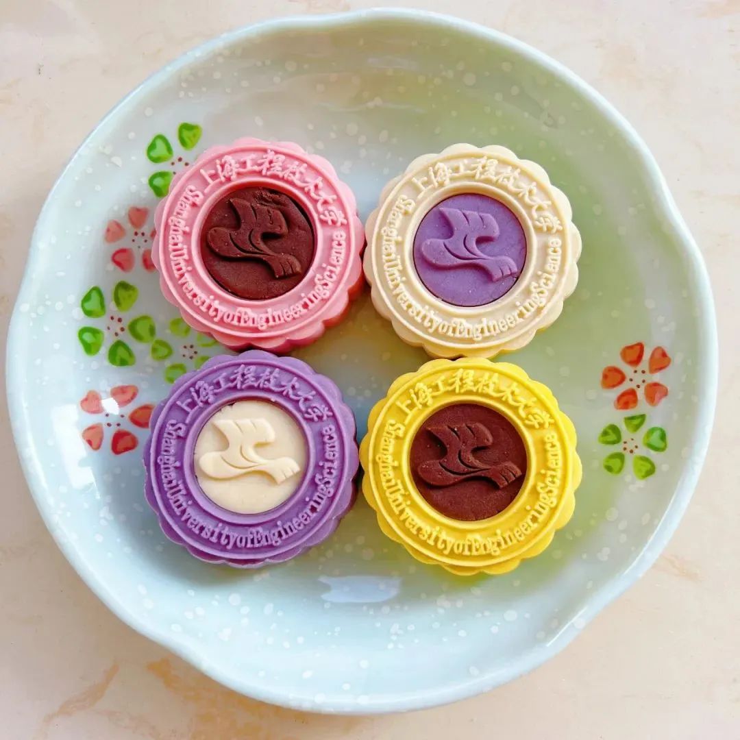 上海高校月饼新鲜出炉,上海哪个大学月饼最好吃