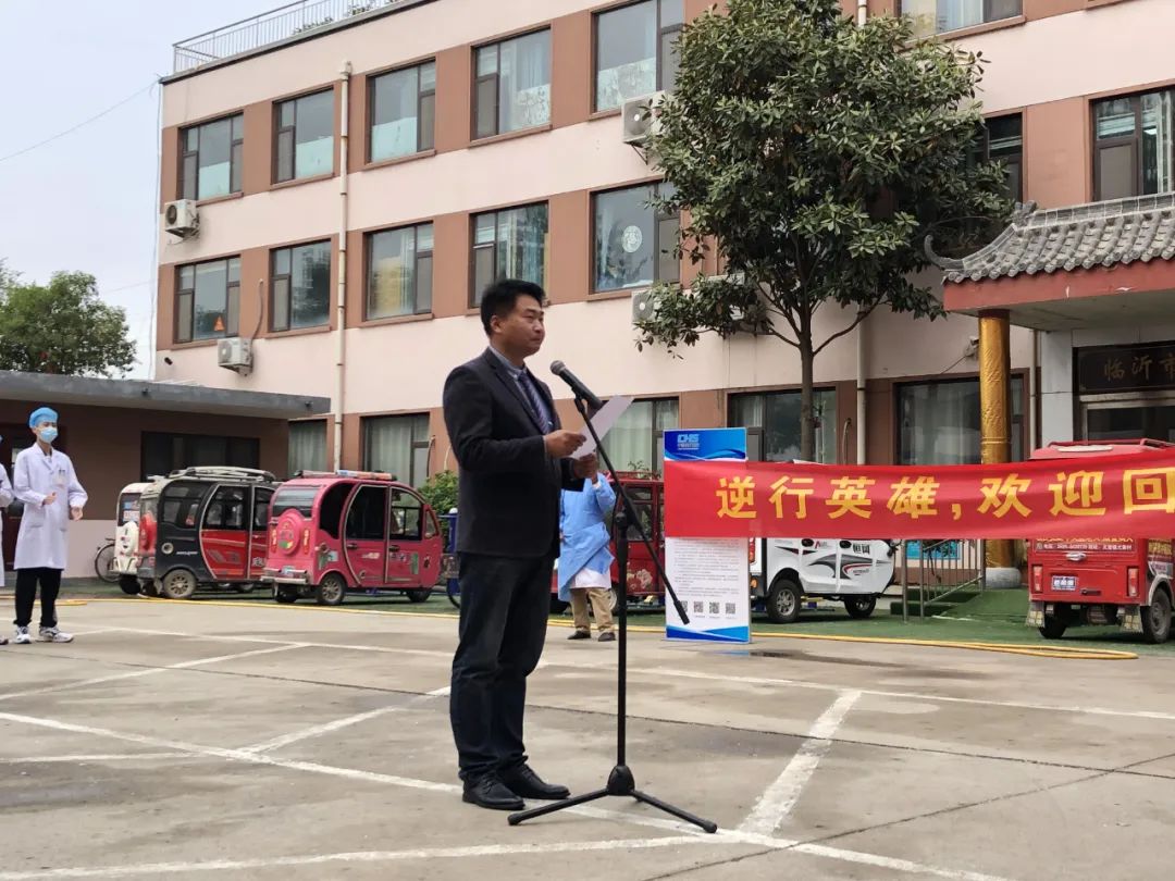 甘于奉献大爱无疆演讲,甘于奉献大爱无疆手抄报