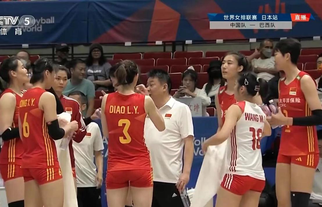 中国女排3比0横扫日本女排李盈莹,中国女排3-1逆转击败美国朱婷