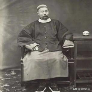 日军*行暴**照片，女子脱衣服让日本人拍摄被*辱侮**致死，惨死野外4