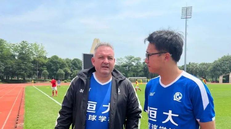 艾菲尔丁怼球迷,曝艾菲尔丁从广州队转会武汉三镇