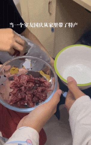 “被家长强迫给室友带纪念品”，破坏了多少宿舍关系