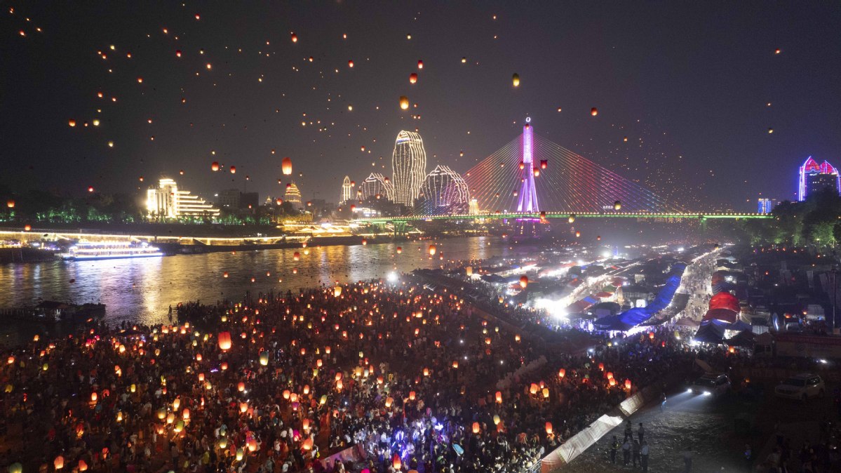 云南西双版纳泼水节,西双版纳泼水节高清图片