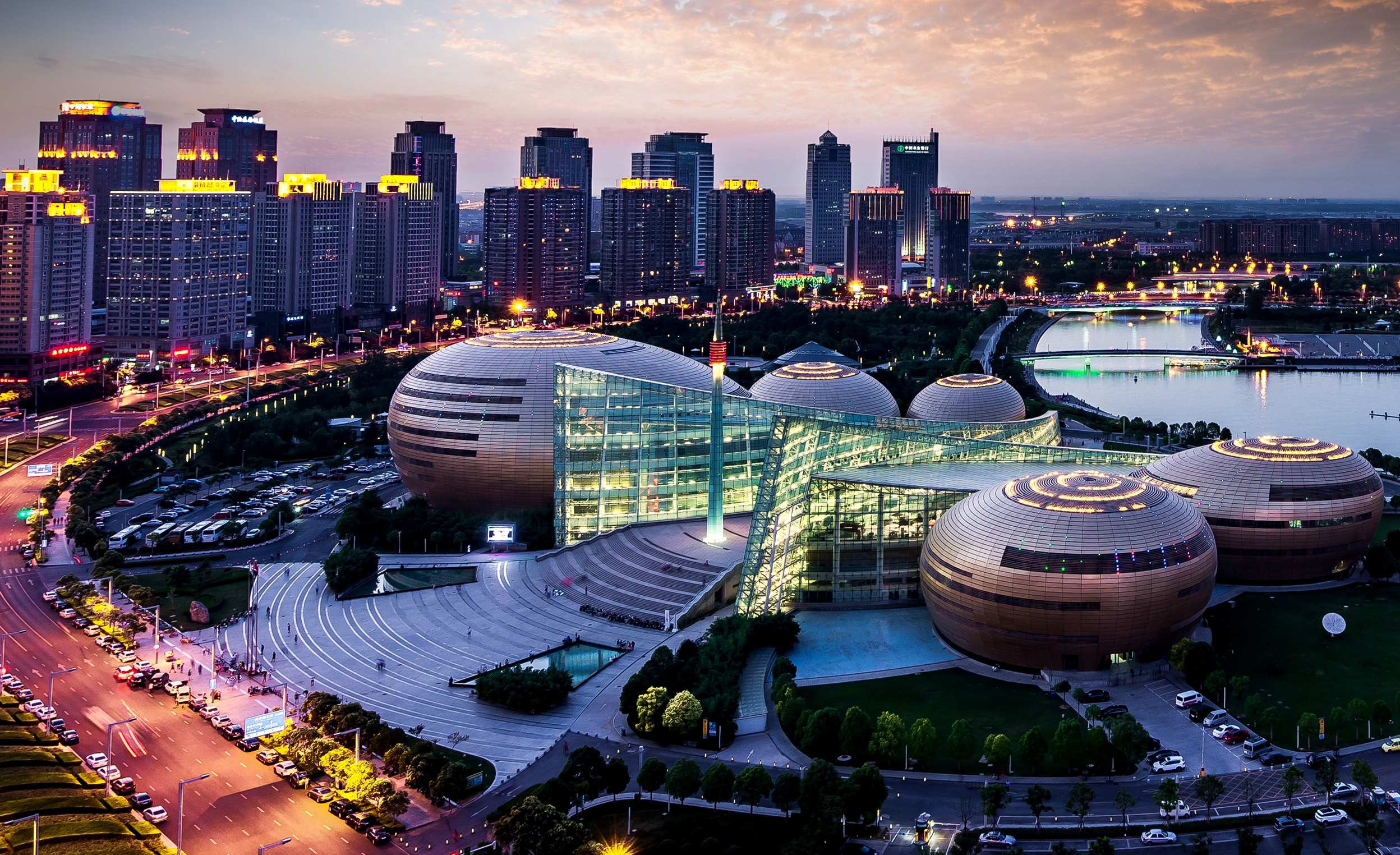 都在“死磕”高校，中部第一省换赛道了