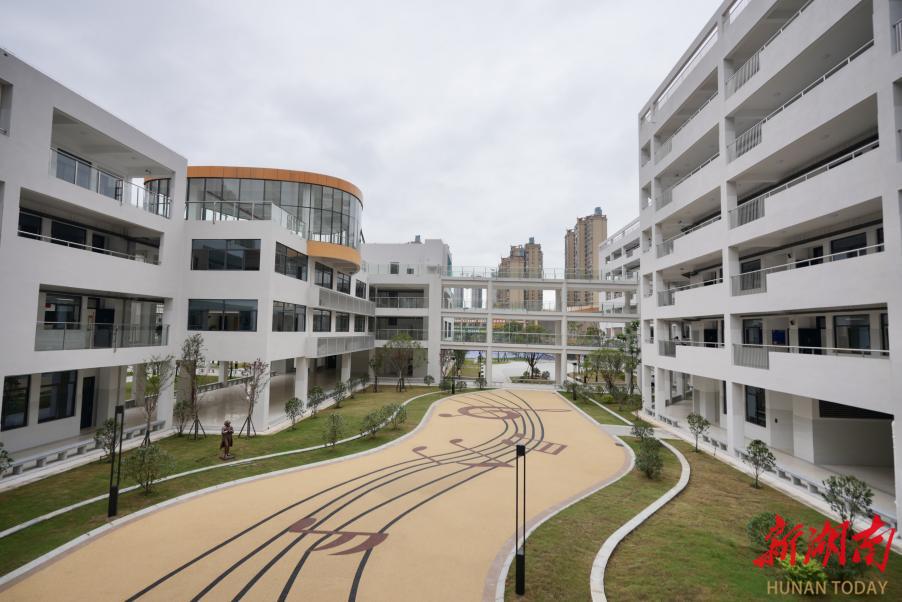 阳帆起航,阳帆启航开创未来