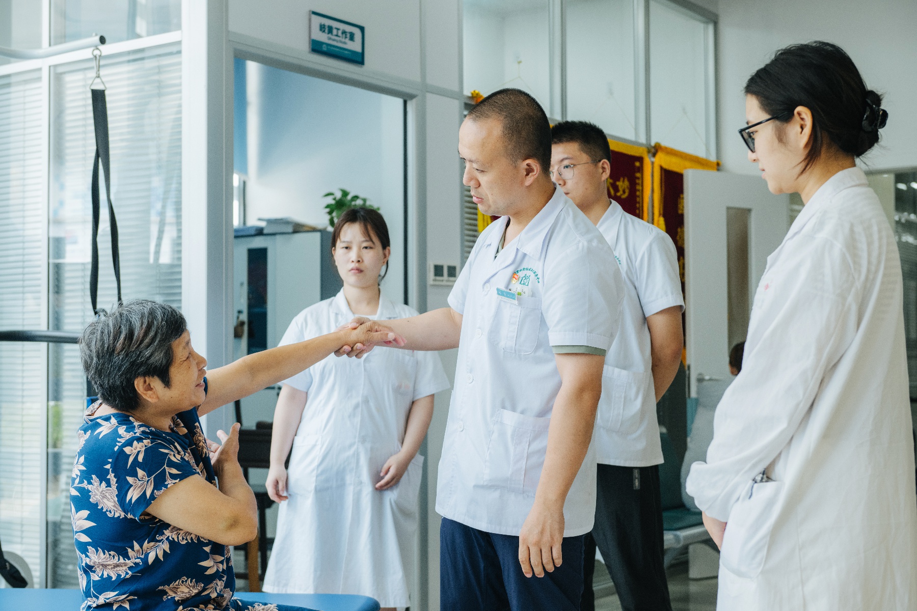 硚口这家社卫中心引进博士硕士，越来越多居民首诊选择这里