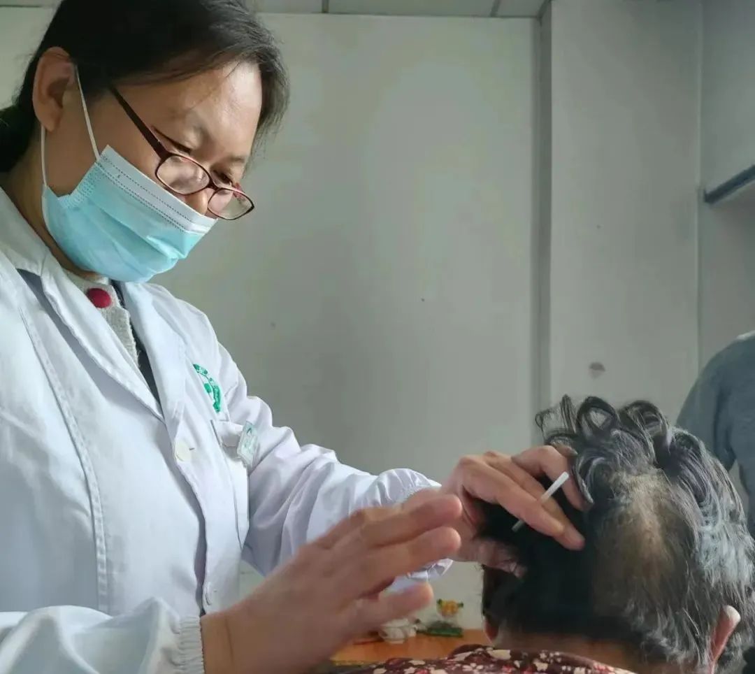 脸部一跳一跳的持续痛,面部跳动频繁怎么治