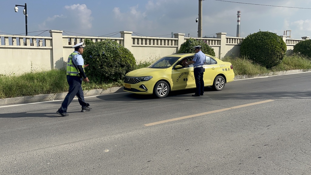 教练车不按规定路线教学会被拘留,教练车不按规定路线教学