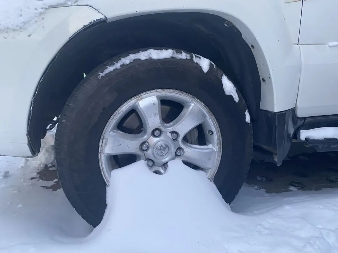 车子冻住了怎么快速解冻,车子被冻住了用什么化冰