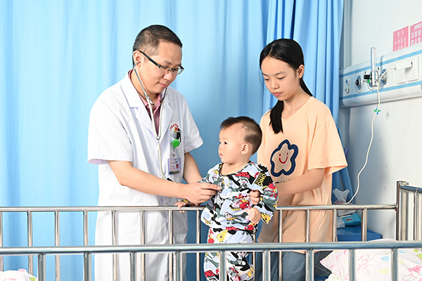 勇担健康使命，铸就时代新功——湖南医药学院总医院评选出第六届“十佳医生”