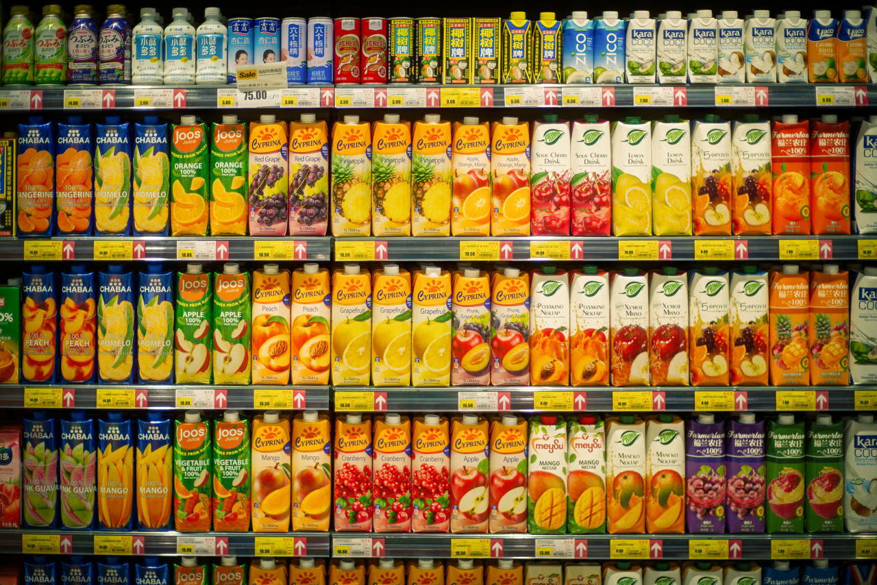 和椰树旗鼓相当的饮料,椰树与东鹏