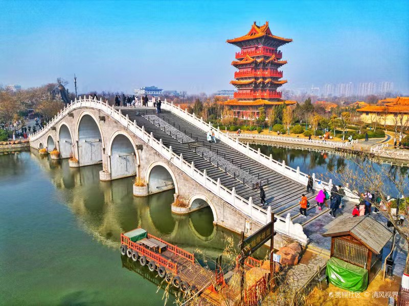 穿越千年时空领略中原文化,河南开封清明上河园体验宋朝生活