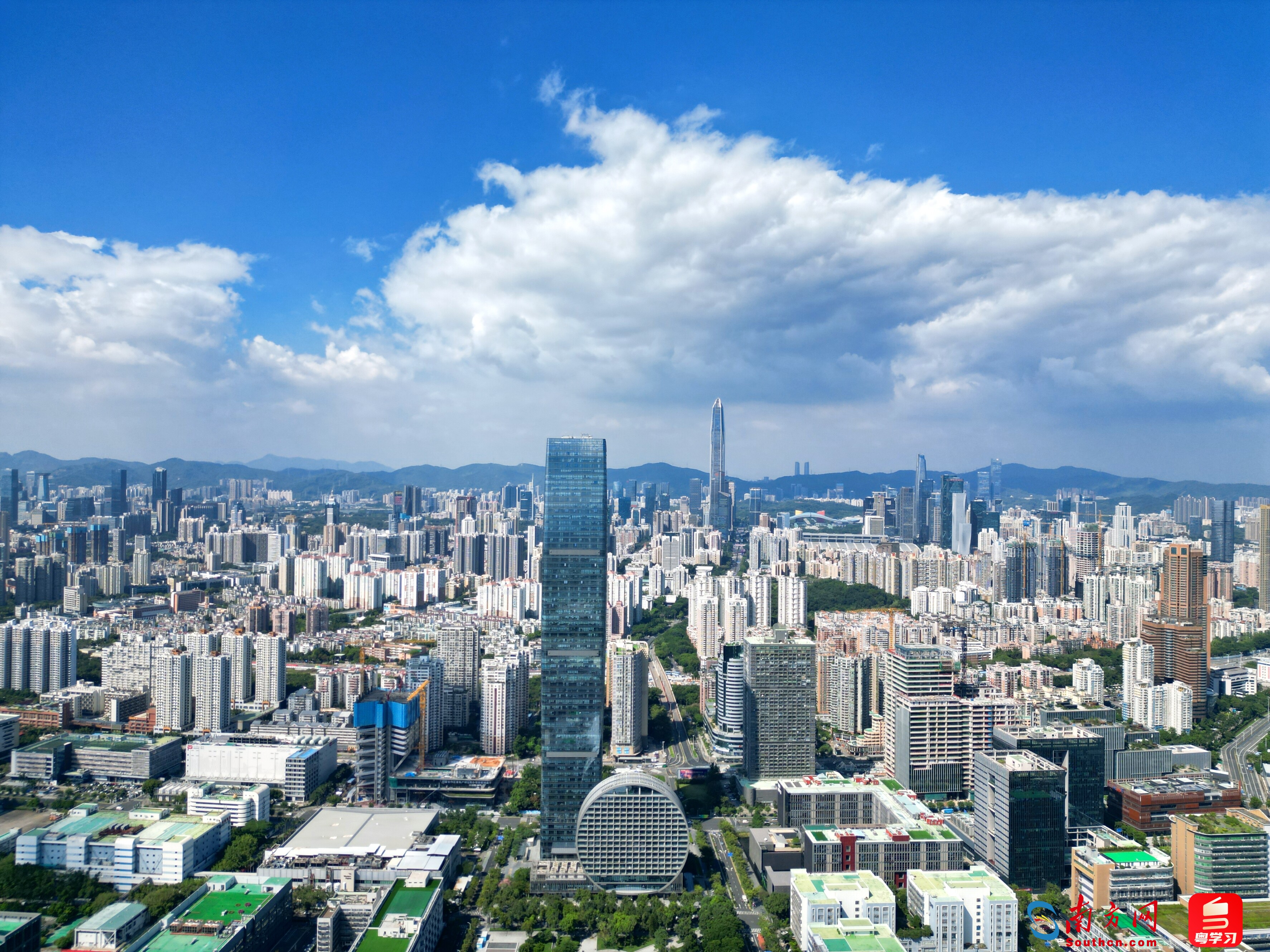 跟着总书记看中国